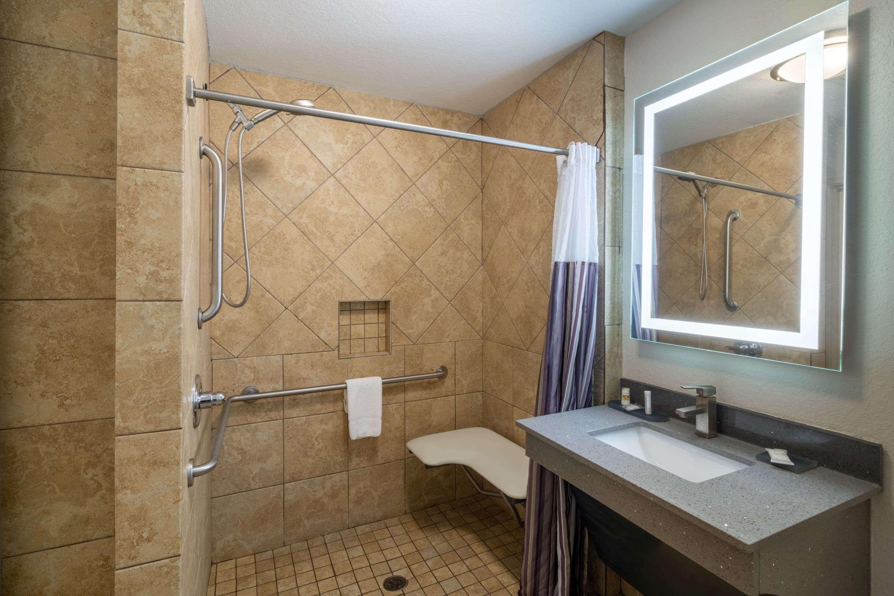 La Quinta By Wyndham Prattville Exterior photo